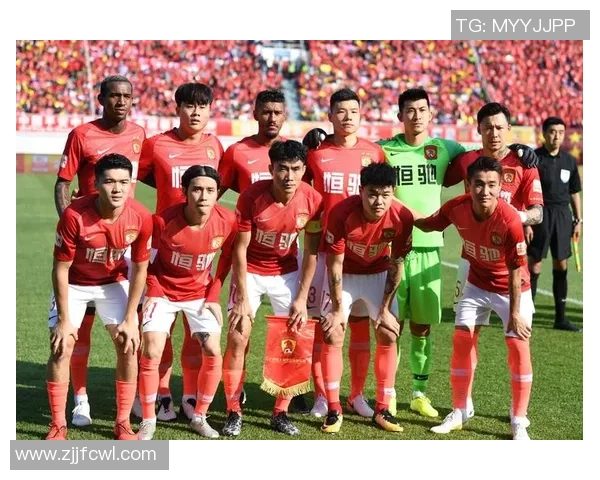 广州恒大与上海球队激战正酣谁能在这场对决中笑到最后