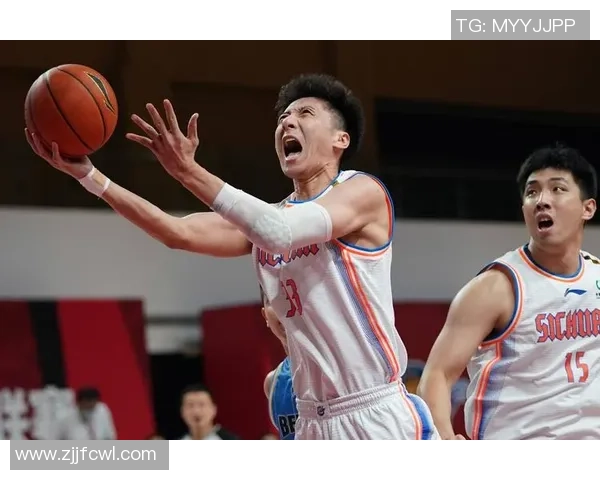 韩硕：从篮球新星到职业生涯转折的奋斗历程与未来展望